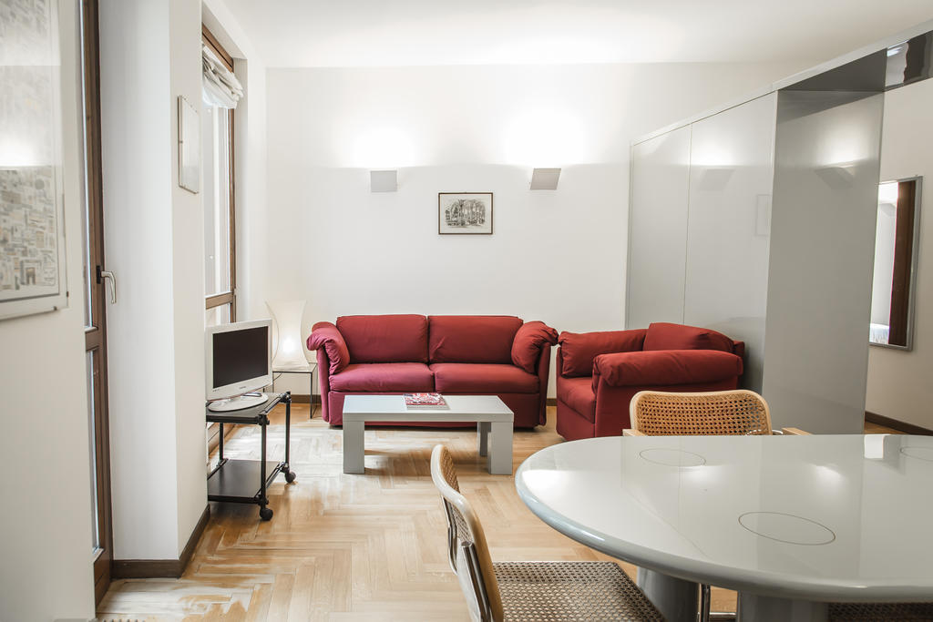 San Maurilio Apartments Milan Room photo
