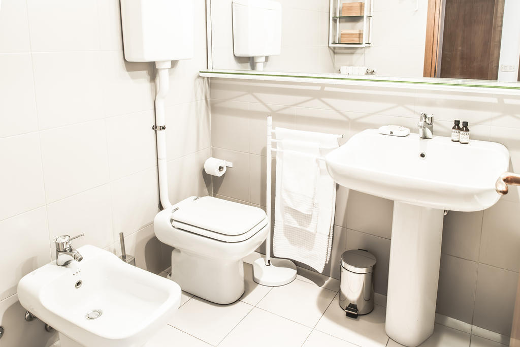 San Maurilio Apartments Milan Room photo